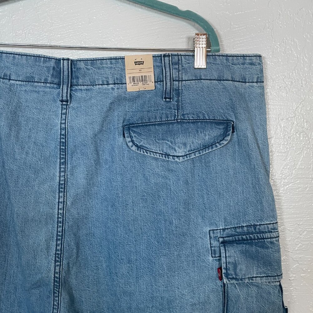 Levis Men 44 Blue Denim Lightweight Carrier Cargo Shorts Light Wash 100% Cotton - Picture 7 of 10
